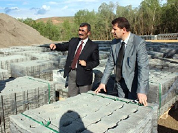 Sivas'taki Köylere Parke Taşı Geliyor