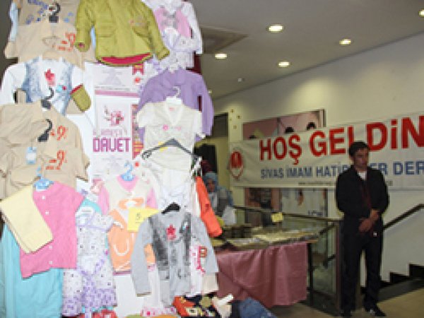 Sivas'ta İhtiyaç Sahipleri Yararına Kermes Açıldı