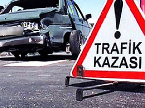 Minibüs Dereye Uçtu: Üç Yaralı