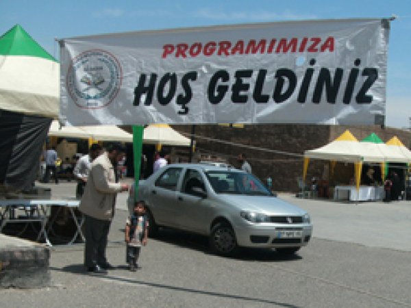 Nizip'te Fakir Öğrenciler Yararına Kermes
