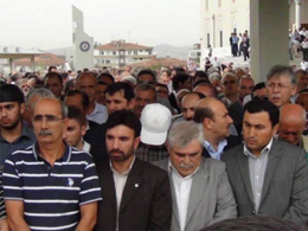 HÜDA PAR, Medet Ünlü'nün Cenaze Namazına Katıldı