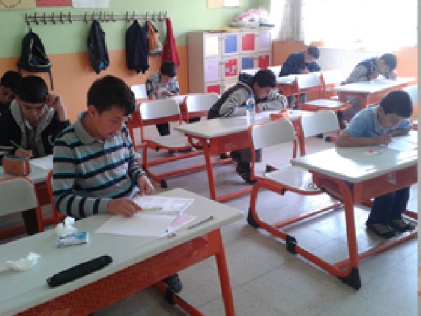 Ağrı Engellemeye Rağmen KDSS Özel Okulda Yapıldı