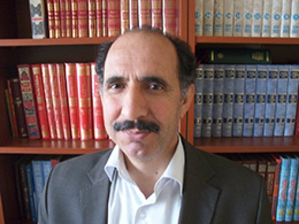 Sorunların Kaynağı 'Eğitimsizlik'