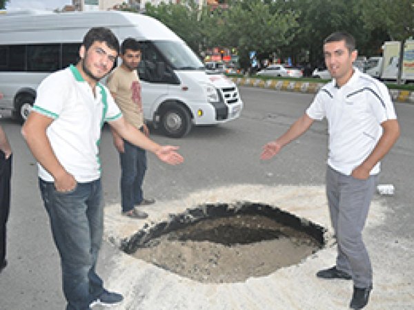 Şehrin Göbeğinde Esrarengiz Çukur