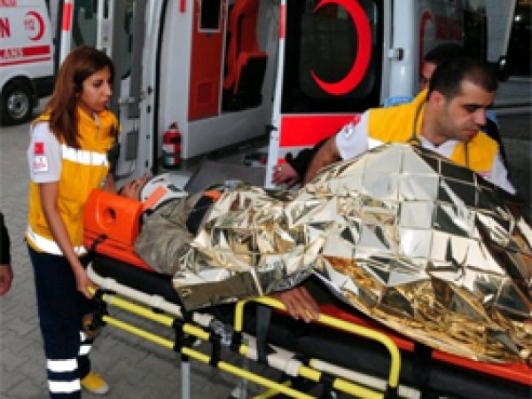 Van'da Askeri Araç Şarampole Yuvarlandı