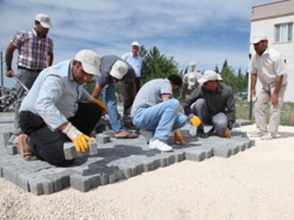 Köylere Kilit Parke Taşı