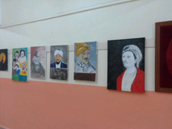 Kovancılar İmam Hatip'te Resim Sergisi