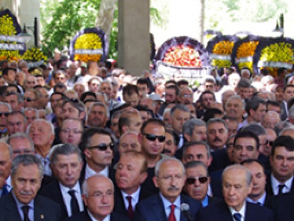 Nazmiye Demirel Toprağa Verildi
