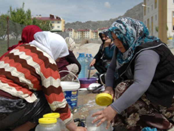 Van'da TOKİ Konutlarında Su Sorunu Çözülmüyor 