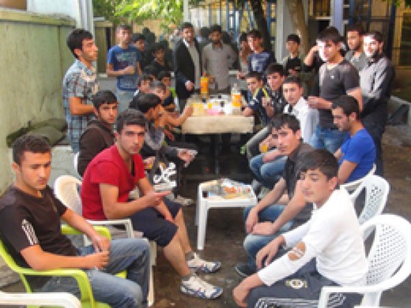 Muş'ta Turnuva Birincisi Kupasını Aldı