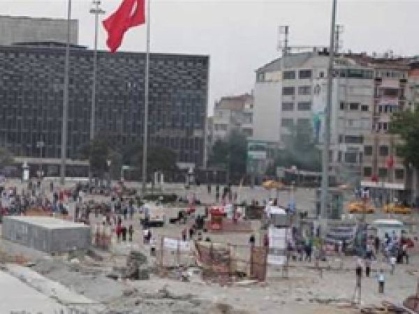 Polisin Çekilmesiyle Protestolar Sakinleşti
