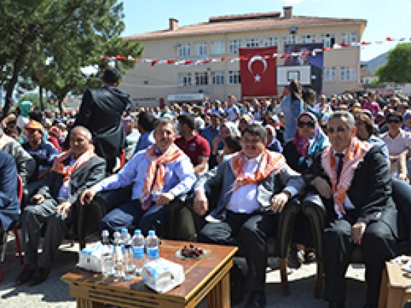 Manisa Geleneksel Kiraz Festivali Başladı