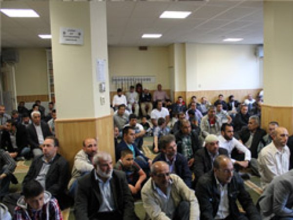 Miraç Kandili Lahey'de İhya Edildi