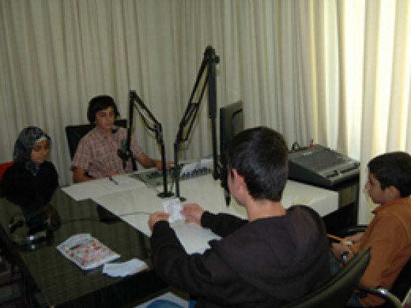 Serhad FM'in "Çocuk Bahçesi"nde Güller Yetişiyor 