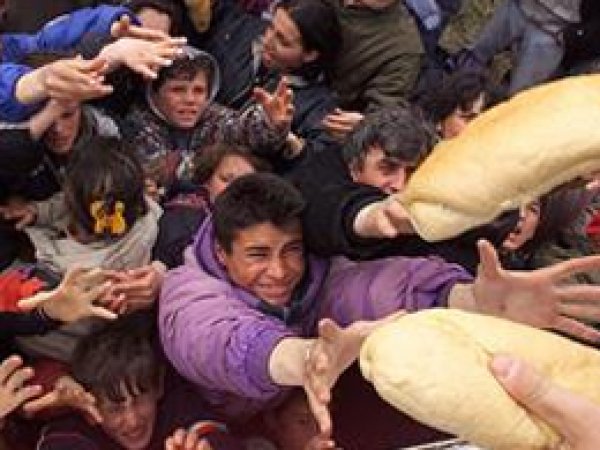 Dört Kişilik Ailenin Yoksulluk Sınırı 2 Bin 749 Lira