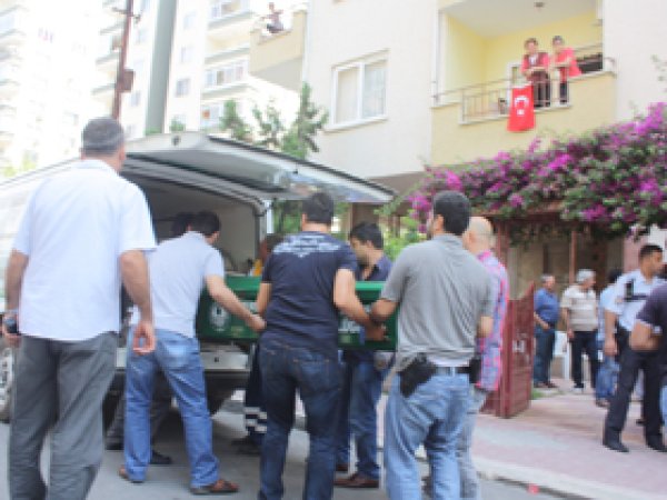 Önce Eşini Sonra Kendini Vurdu