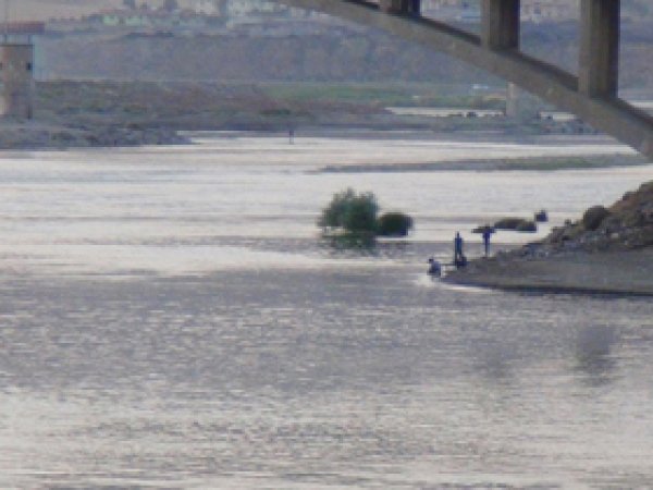 Dicle Nehri'nde Yine Boğulma Tehlikesi 