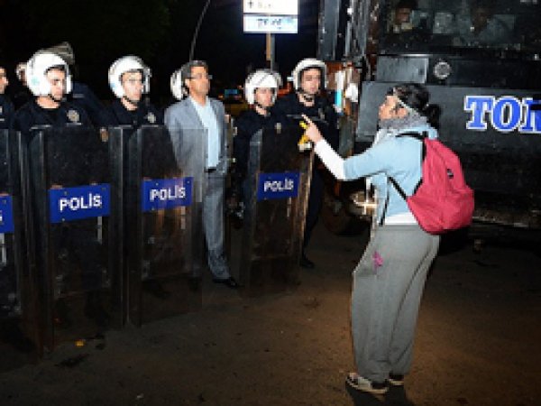 Polis Ankara'daki Göstericileri İkna Etti