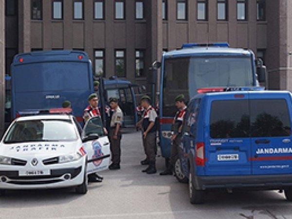 28 Şubat Davasında 37 Tahliye
