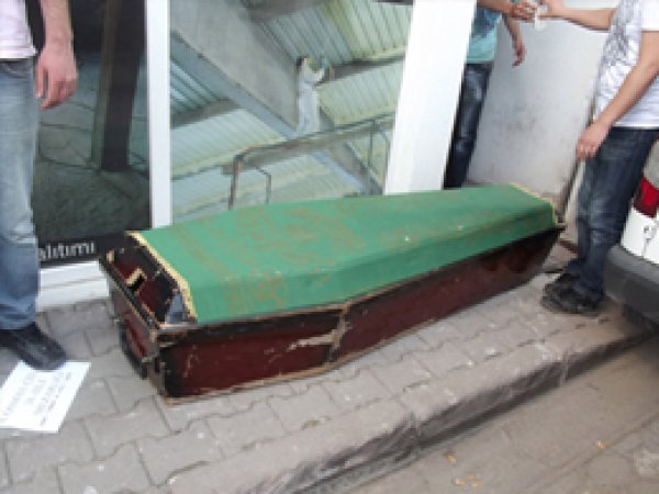 Yaşlı adam evinde ölü bulundu