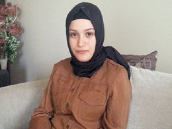Başörtülü Öğretmene Saldırdılar