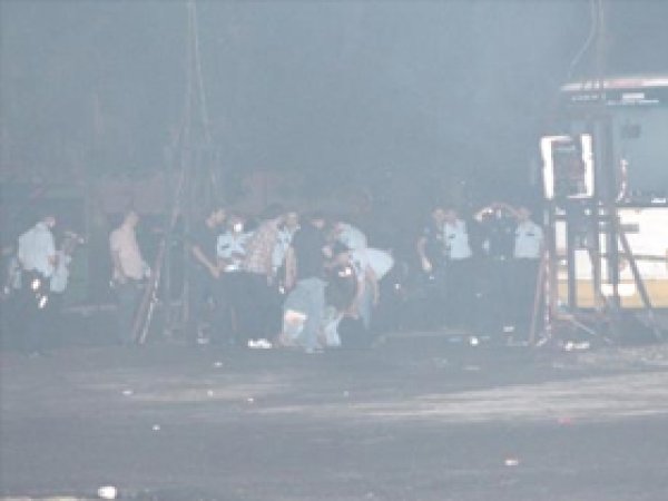 Polis Otobüsünde Biber Gazı Bombası Patladı