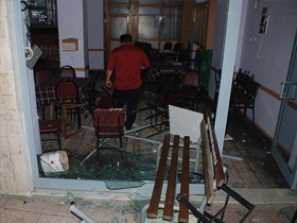 Derince'de Cami ve AK Parti Bürosuna Saldırı 