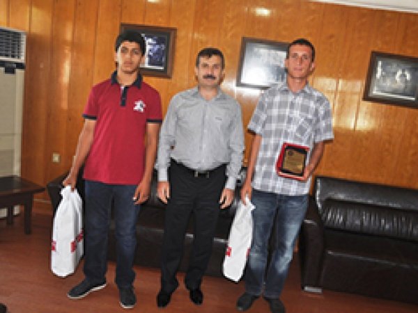 Duyarlı Öğrencilere Ödül Verildi