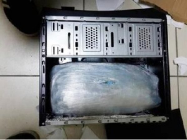 Kargo Firmasında Esrar Yakalandı