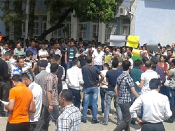 Tecavüz Zanlılarının Serbest Kalmasına Protesto