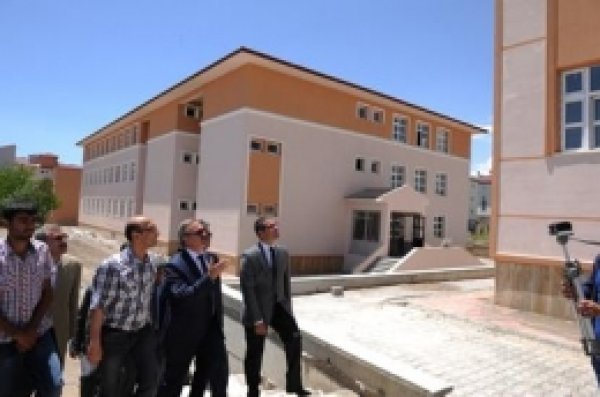 İşçiliği Beğenmeyen Vali Yeniden Yapılması Talimatı Verdi