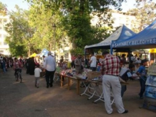 İlim-Der'den Fakir Öğrenciler Yararına Kermes
