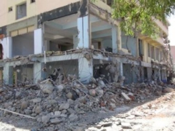 Bingöl'de 24 Yıllık PTT Binası Yıkılıyor