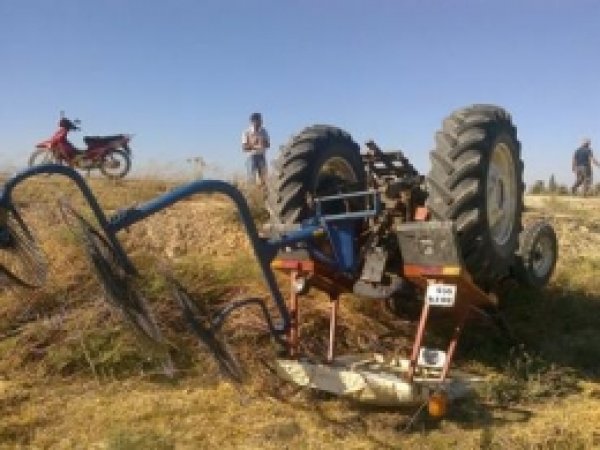 Tarsus'ta Traktör Devrildi: 1 Ölü