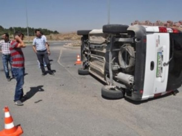 Batman'da Otomobiller Çarpıştı: 2 Yaralı