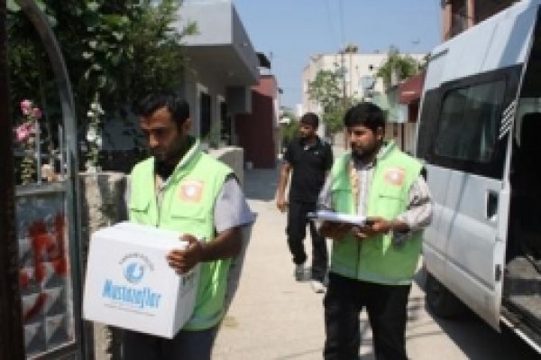 Mersin'de Ramazan Öncesi Yardımlar Başladı