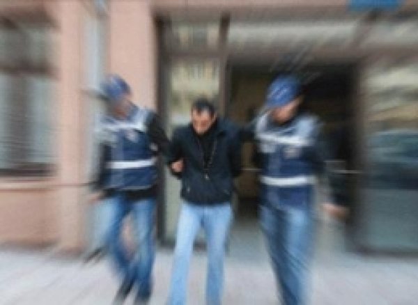 Ağrı'da Aranan Şahıs Yakalandı
