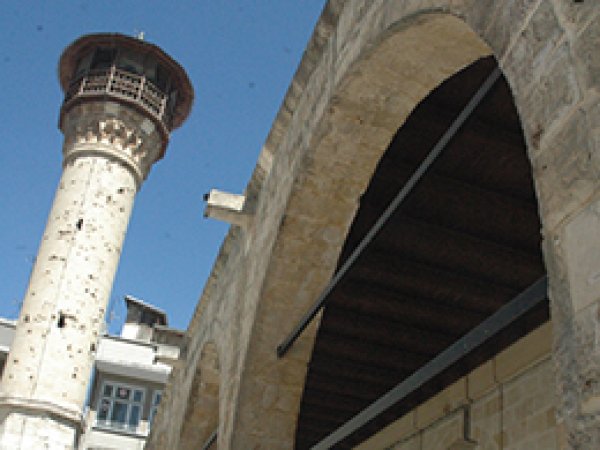 Asırlara Meydan Okuyan Mekânlar: Camiler