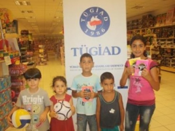 'Oyuncak Silahını Getir, Kitabını Götür'