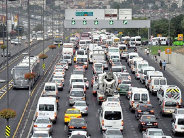 Trafikteki Motorlu Taşıt Sayısı Arttı