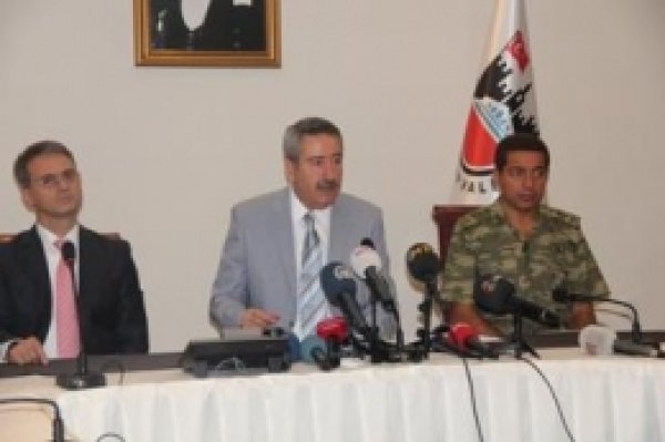 Diyarbakır Valisi Kıraç: "Son Olaylarda 36 Kişi Yakalandı"
