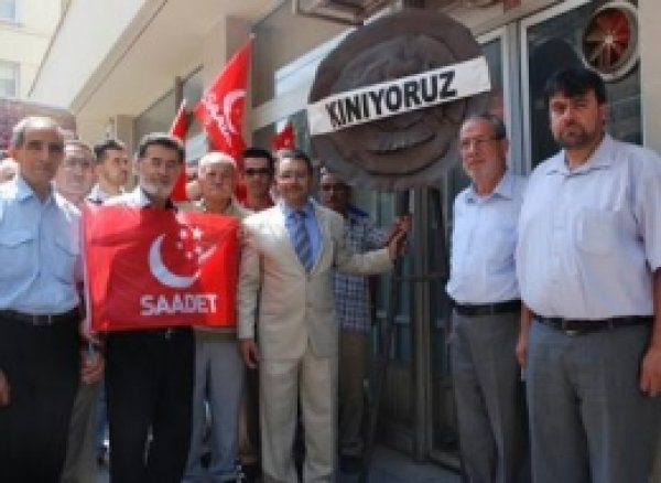 'Bangladeş'te Hukuk Cinayeti İşleniyor'