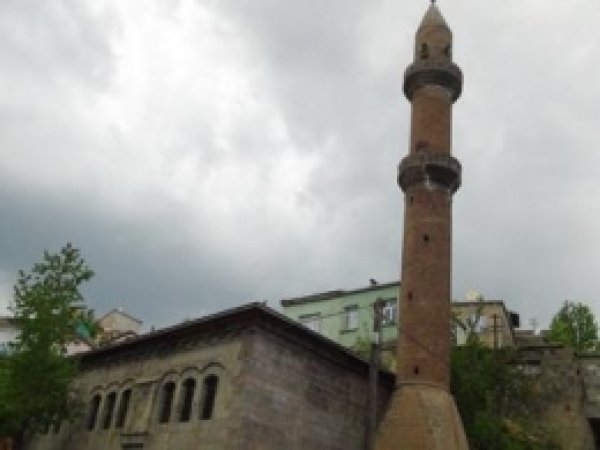 Minareden Yıllar Sonra Ezan Sesi Yükseldi