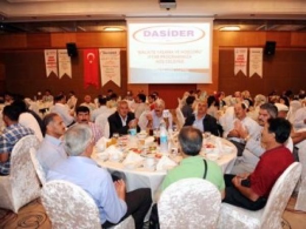 DASİDER'den İftar Yemeği