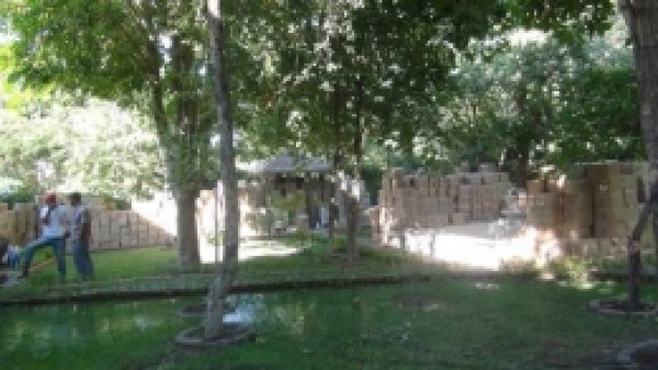 Zafer Çağlayan Muş'a 13 TIR Yardım Kolisi Gönderdi