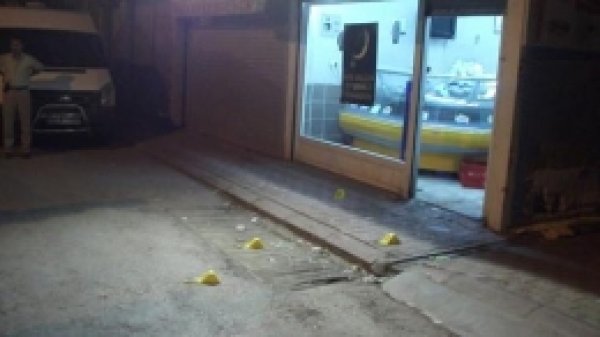 Mersin'de Bir İşyerine Ses Bombası Atıldı