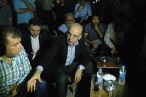 Bakan Şimşek'e Akaryakıt Zammı Sitemi