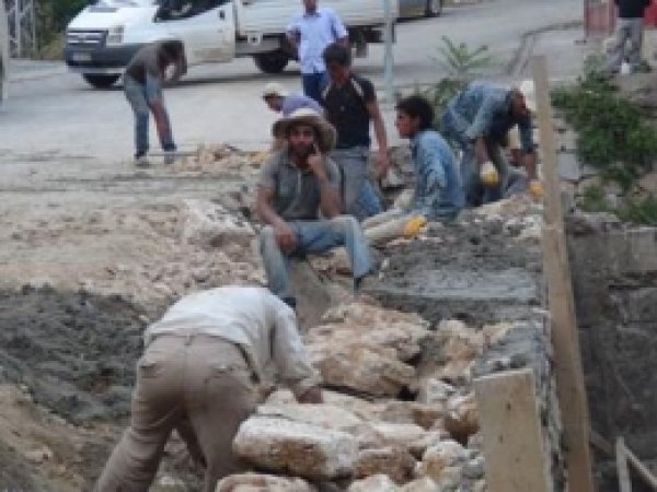 Çöken Okul Bahçesinin Duvarı Onarıldı