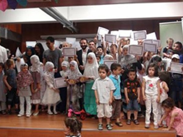 Kafkas Muhacirlerin Diploma Sevinci