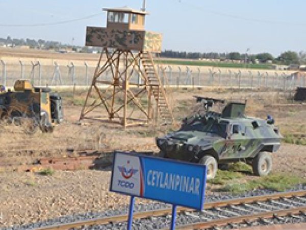 Asker Sivillerin Girişine İzin Vermiyor